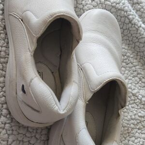 Nurse Mates Women's Dove Slip On Nursing Shoes Size 7M